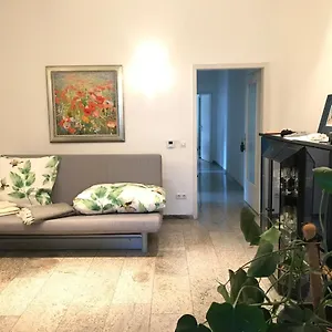 Schöne, Zentrale Am Nationaltheater , City Airport Mannheim Deutschland
